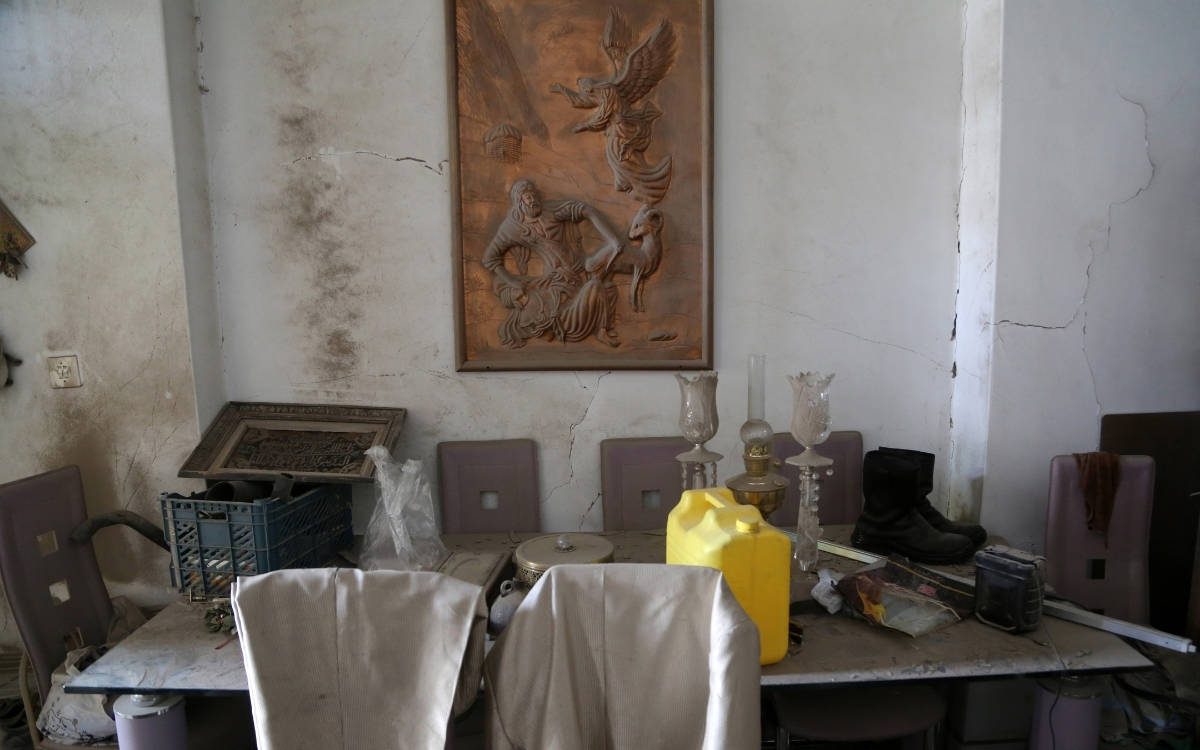 İsrail'in saldırılarında Tahran'da yaklaşık 332 bina hasar gördü