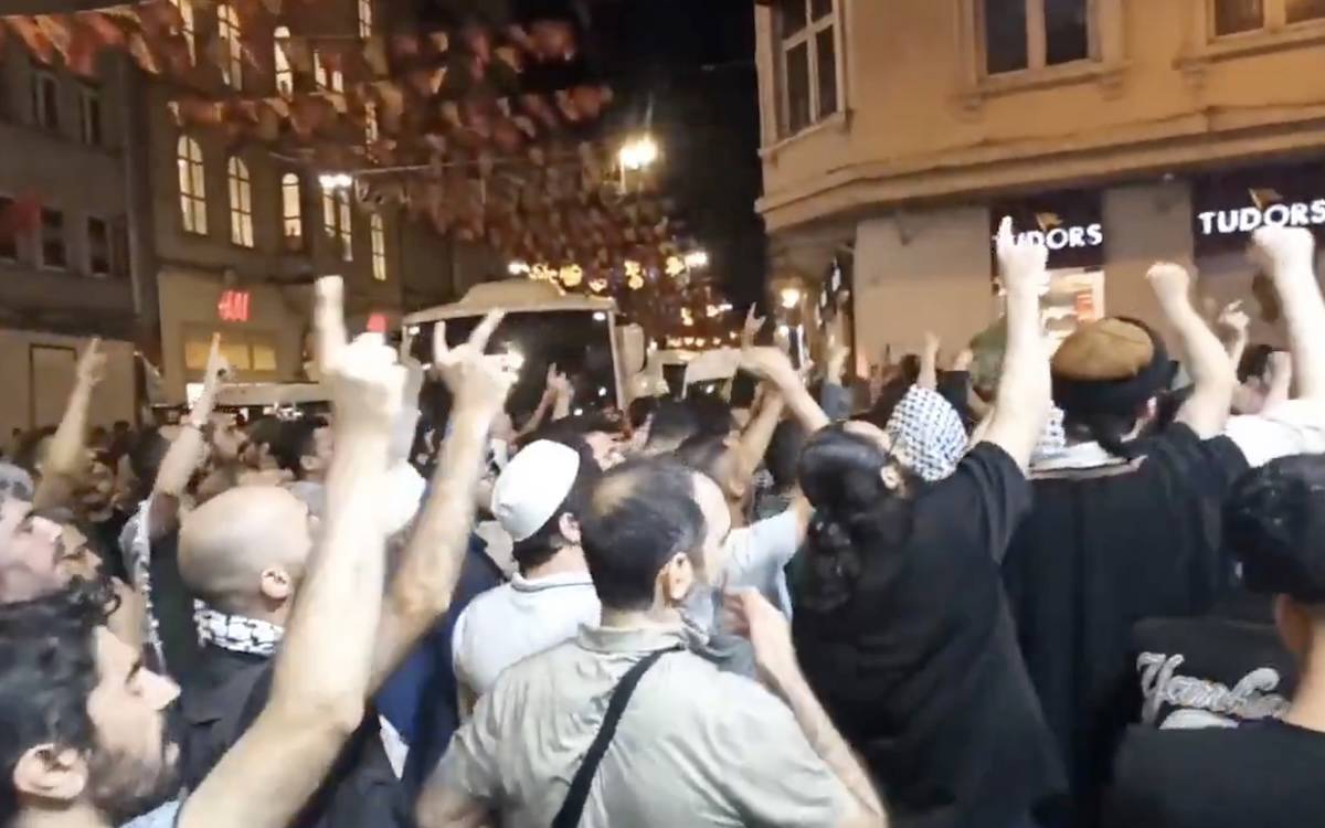 Mîlîtanên olperest bi dar û beran êrişî avahiya LeManê kirin