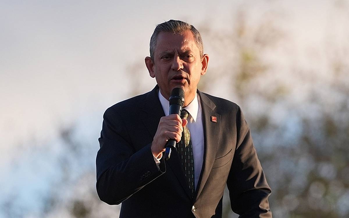 Özel'den dava açıklaması: Hiçbir kumpas 19 Mart Darbesi’nden bağımsız değil