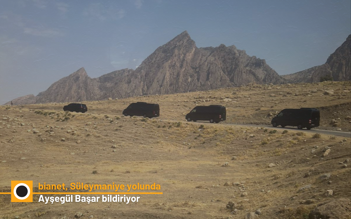 30 minibüsle yola çıkan 150 kişilik heyet, tören alanına ulaştı