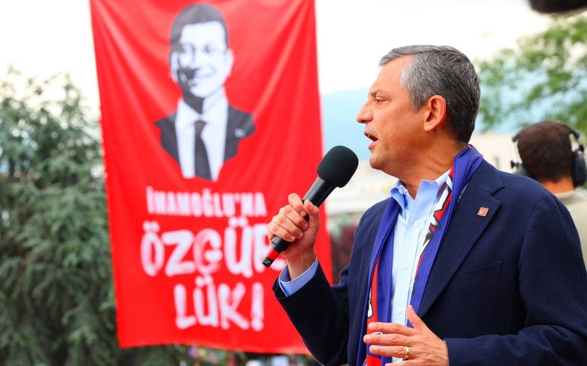 Özel'den 'silah bırakma' açıklaması: Partimiz barışın yanındadır