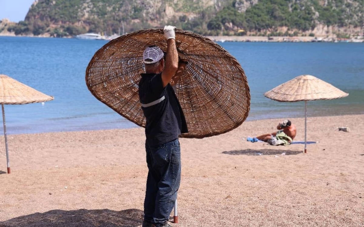 Turkey enacts law allowing 10 consecutive workdays for tourism workers