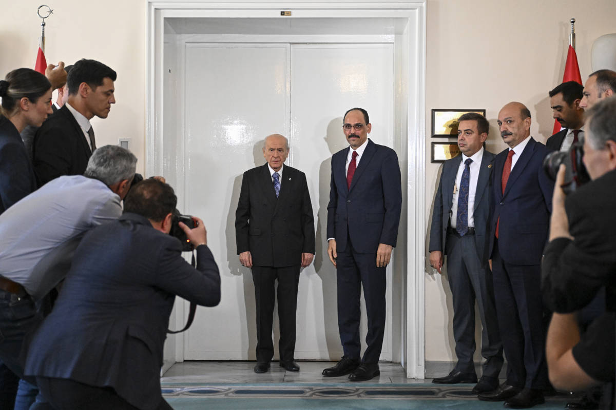 Turkey’s intelligence chief visits political parties ahead of special 'peace' committee