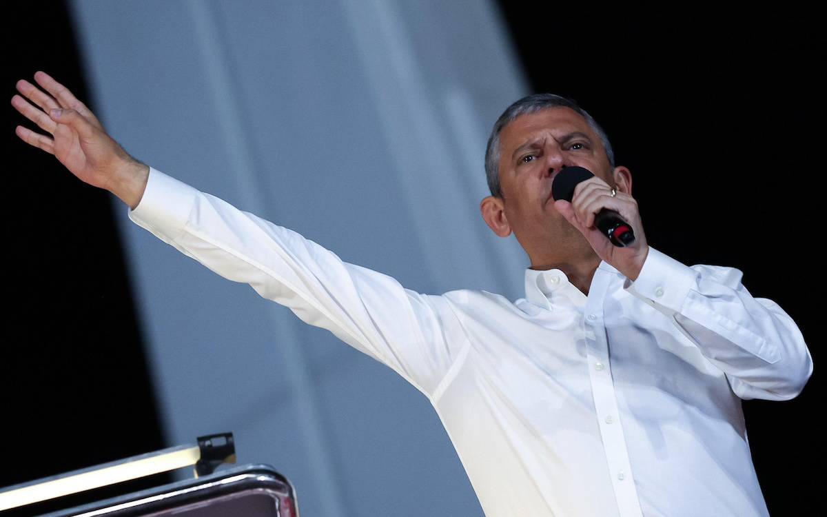 Özgür Özel: "Cumhuriyet gibi, barış sürecinin de teminatı biziz"