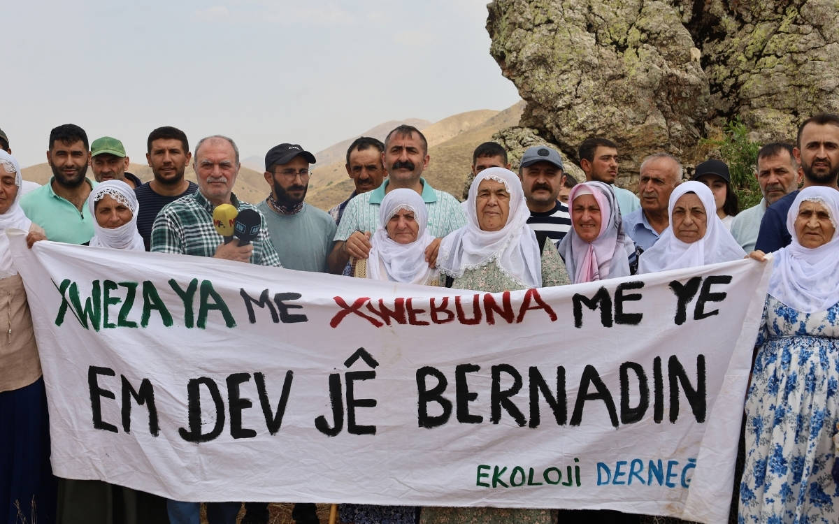 Ji Hesandînê bang: Em ji ber şîrketeke madenê şerpezeyî bûn