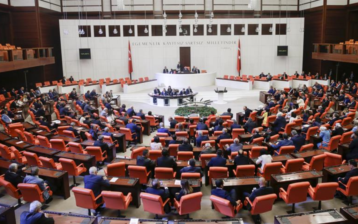 Çözüm komisyonuna hangi parti kimleri görevlendirdi?