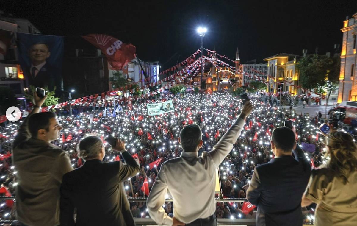 Özgür Özel: "Aksaray artık kimsenin kalesi değil, kutuplaşmaya değil, kucaklaşmaya geldik"