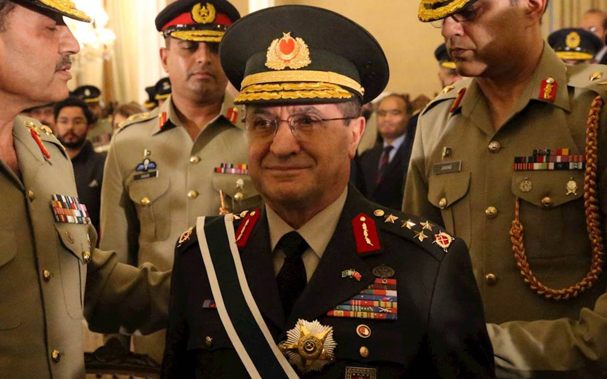 Selçuk Bayraktaroğlu kimdir?