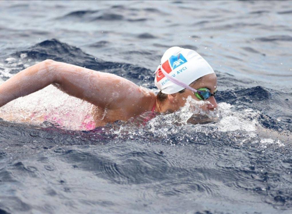 Bengisu Avcı "Okyanus 7'lisi"ni tamamladı: 14.5 saat akıntıya karşı yüzdüm