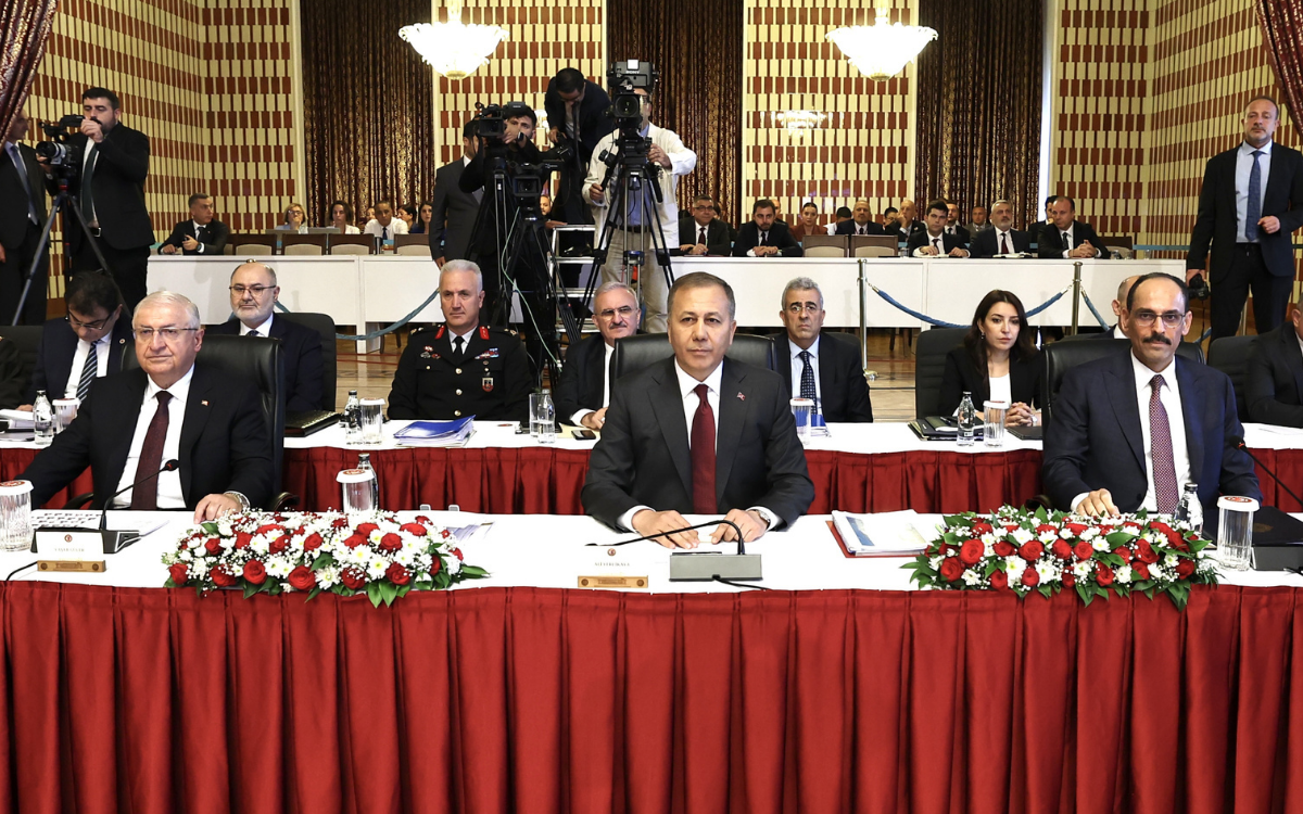 CHP’li komisyon üyesi: Yalnızca MİT ve Bakanlık sunumu için gizlilik kararı alındı