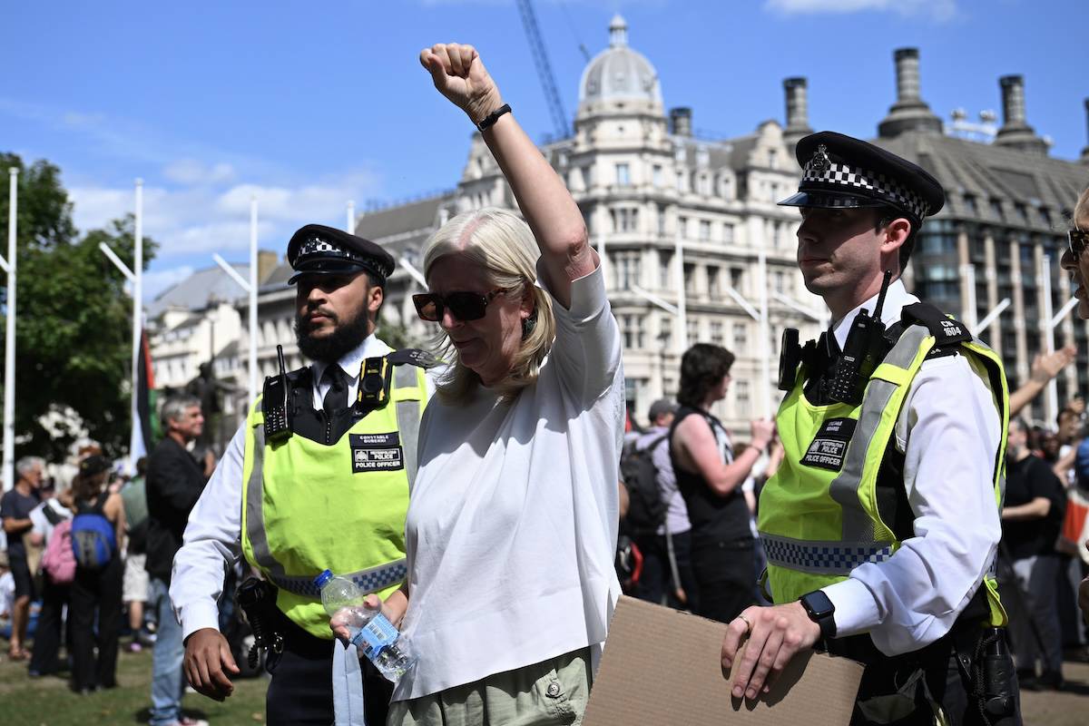 İngiltere’de Palestine Action’a destek eylemi: En az 200 gözaltı