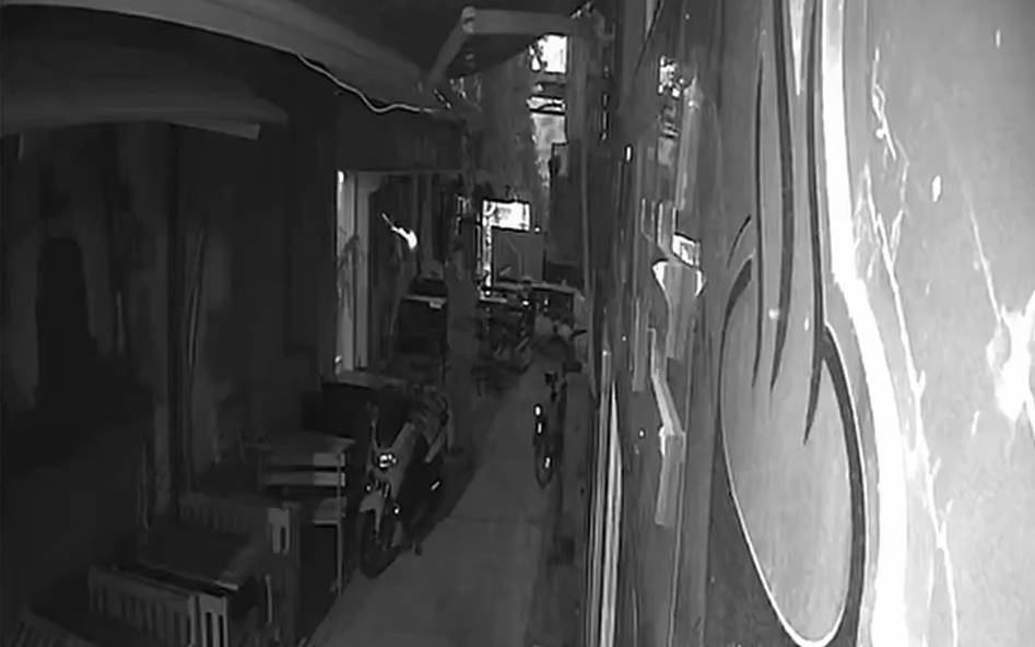 Gunfire targets daily Evrensel's office in İzmir