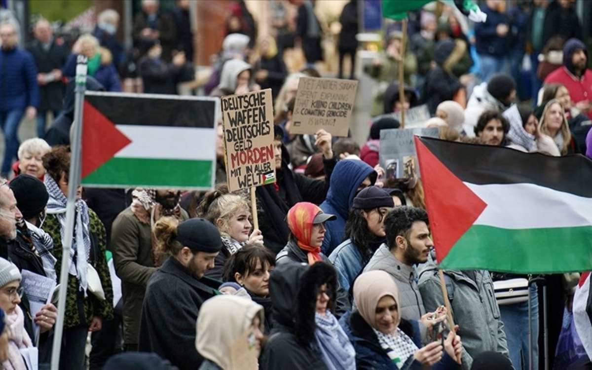 Almanya'da anket: Seçmenin yüzde 76'sı İsrail'in saldırılarını haksız buluyor