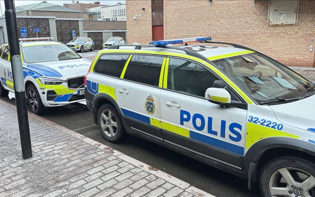 İsveç'te cami yakınında silahlı saldırı: 2 yaralı