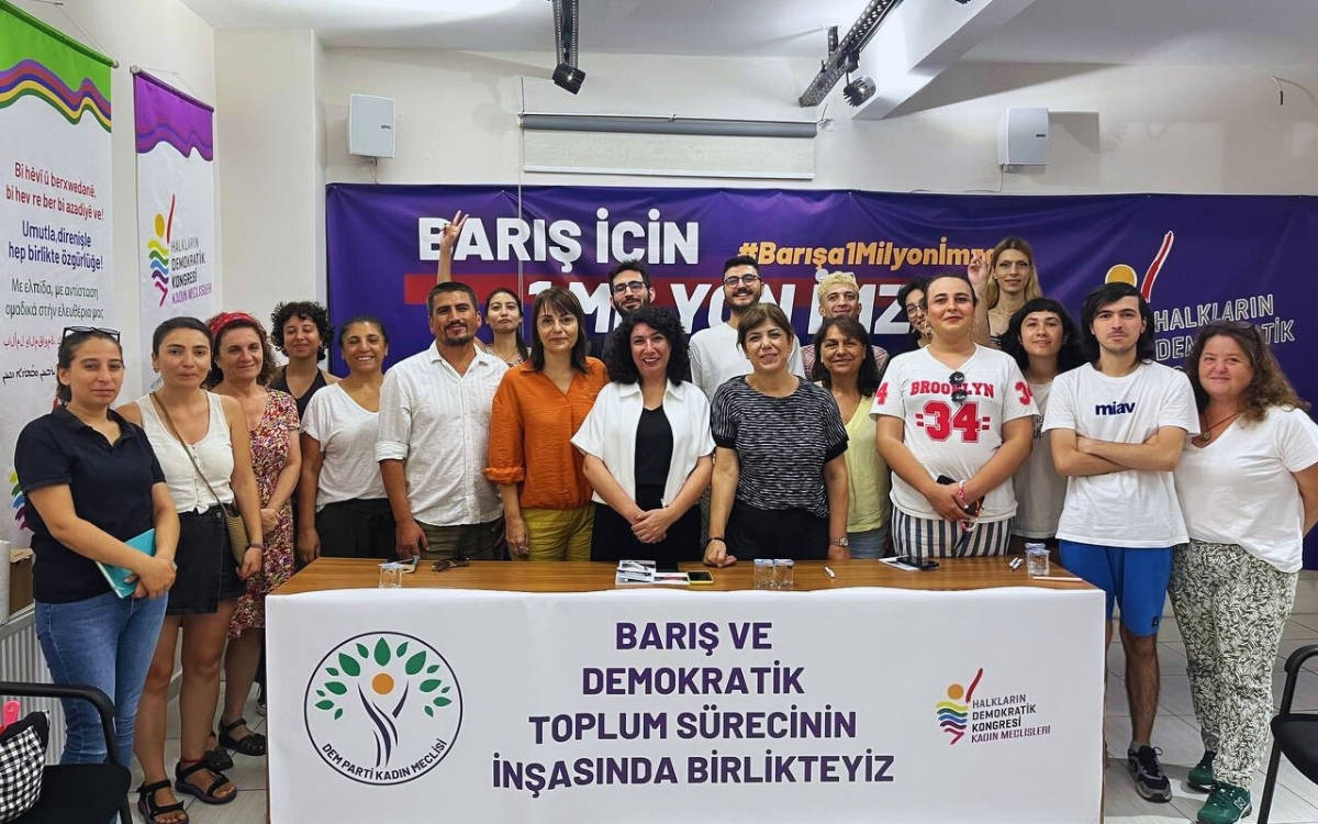 DEM Parti ve HDK heyeti LGBTİ+’larla buluştu