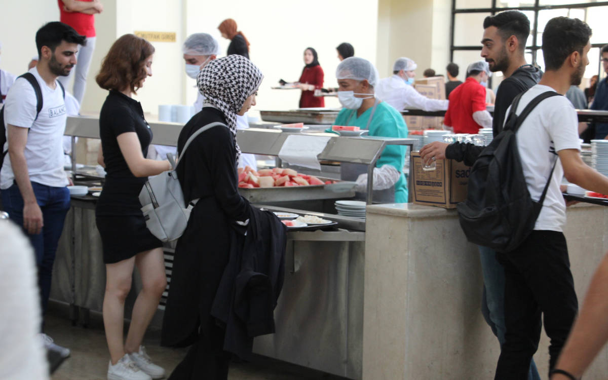 İstanbul Üniversitesi’nde yemekhane ücretlerine yüzde 50 zam