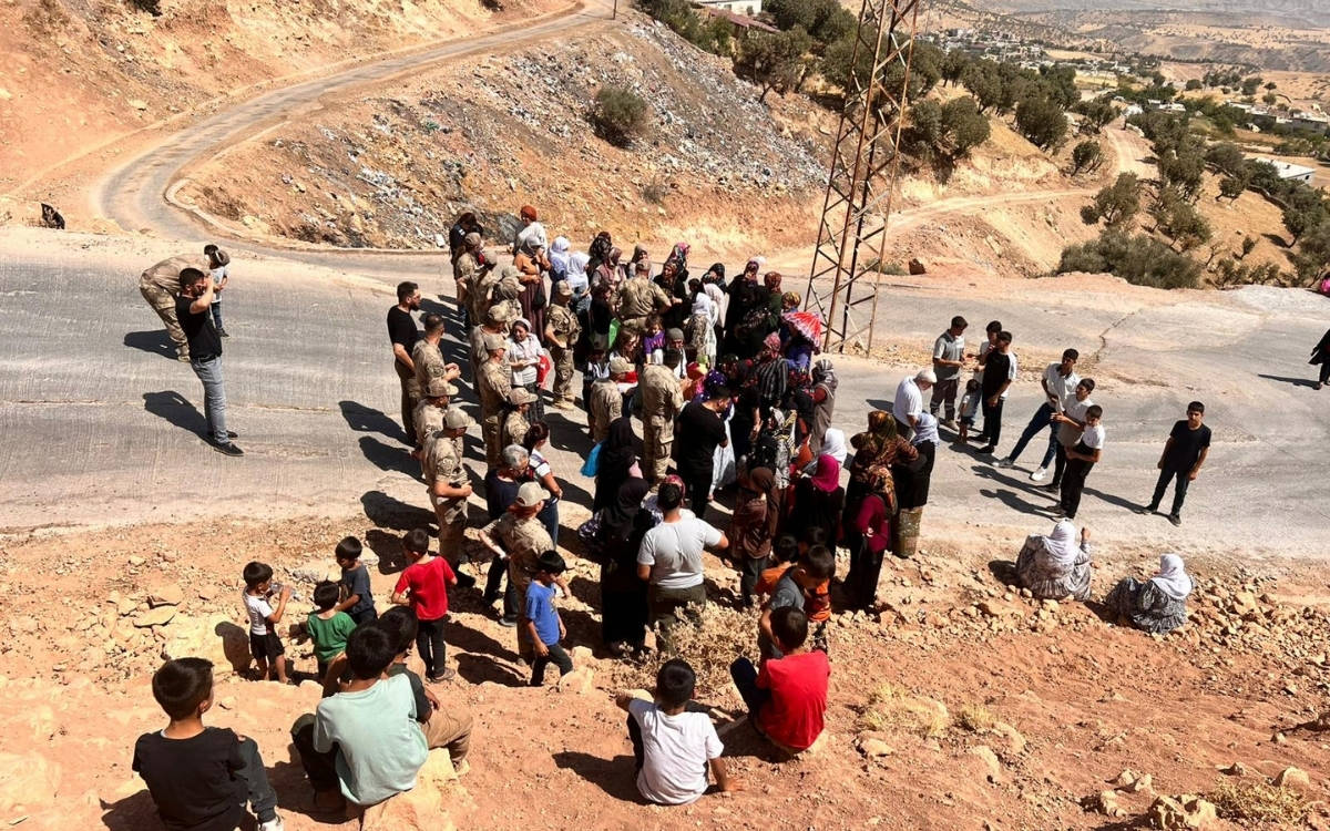 Şırnak’ta içme sularına petrol karışan kadınlardan yol kapatma eylemi