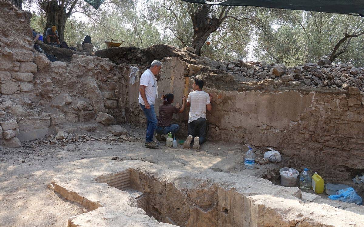 Antandros Antik Kenti'nde villadan vaftizhaneye çevrilen Roma yapısına rastlandı