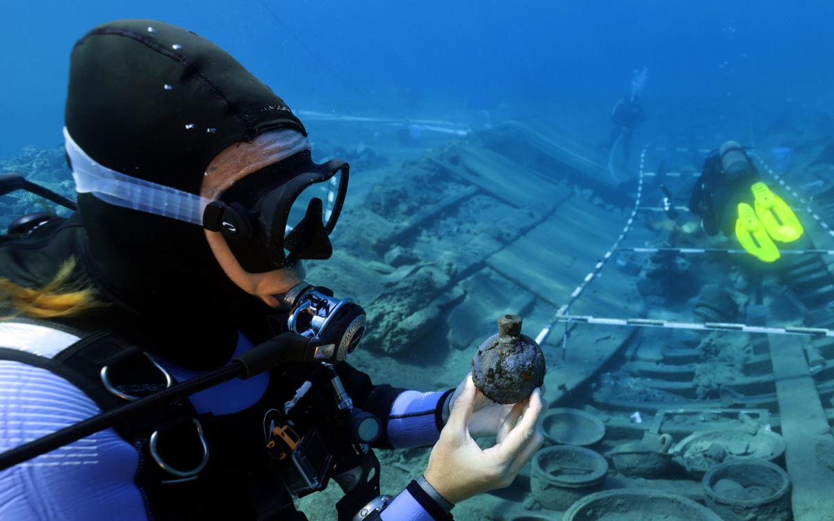 Datça açıklarındaki Osmanlı batığından "bir müzeyi dolduracak kadar eser" çıktı