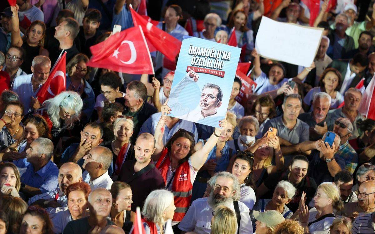 Avrupalı belediye başkanlarından İmamoğlu’na “Özel Demokrasi Ödülü”