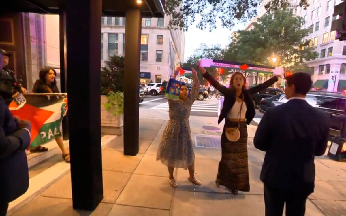 Trump’a yemek yediği restoranda Filistin protestosu: "Zamanımızın Hitler'i"