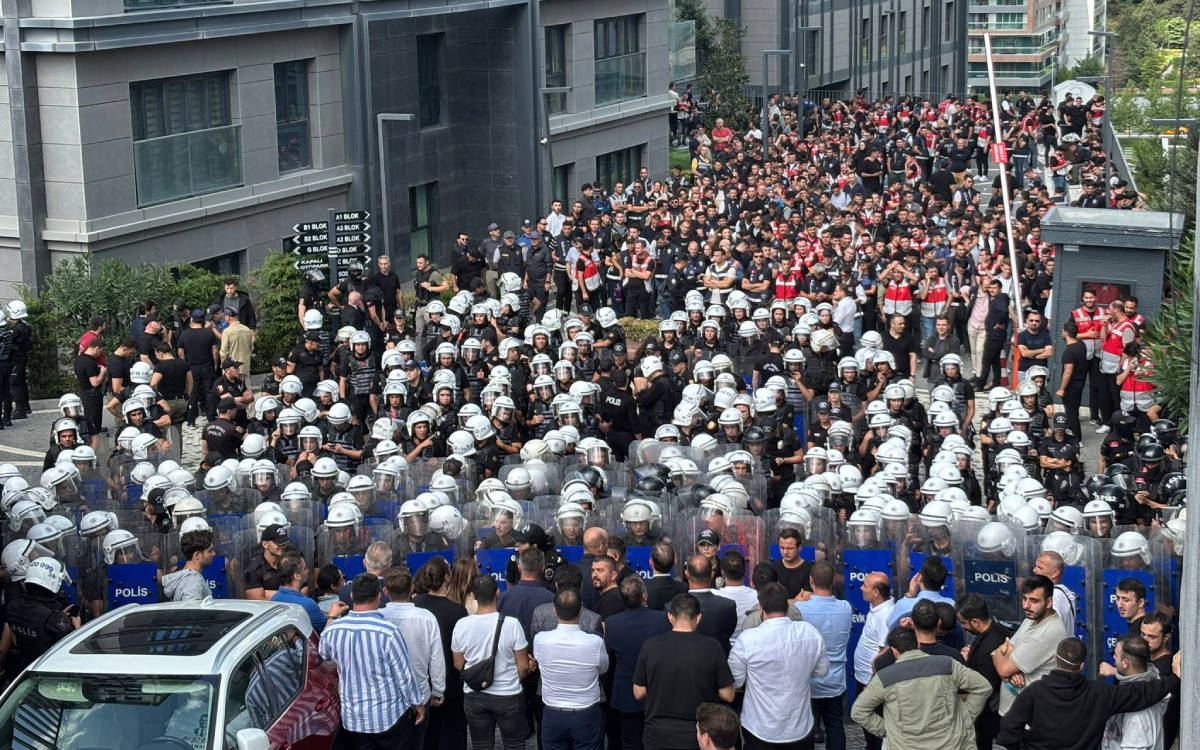 CHP'ye kayyım tepkisi davası: 3 kişi hakkında tahliye kararı