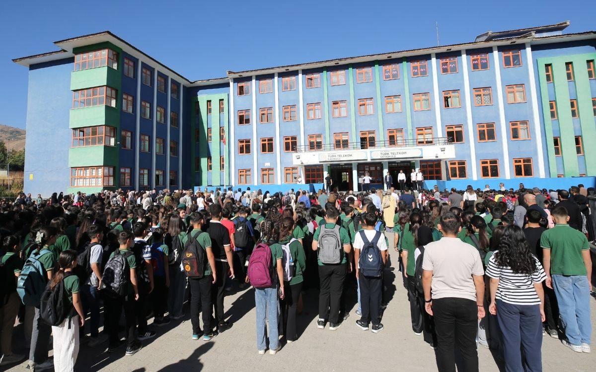 Çocuk ve genç yoksulluğu İzmir'de tartışılacak