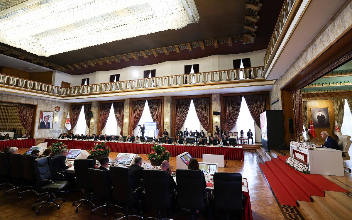 Tensions rise at parliament’s ‘peace’ committee as pro-Kurdish MPs walk out