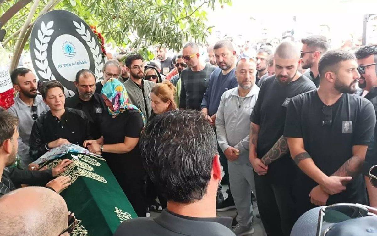 Güllü son yolculuğuna uğurlandı