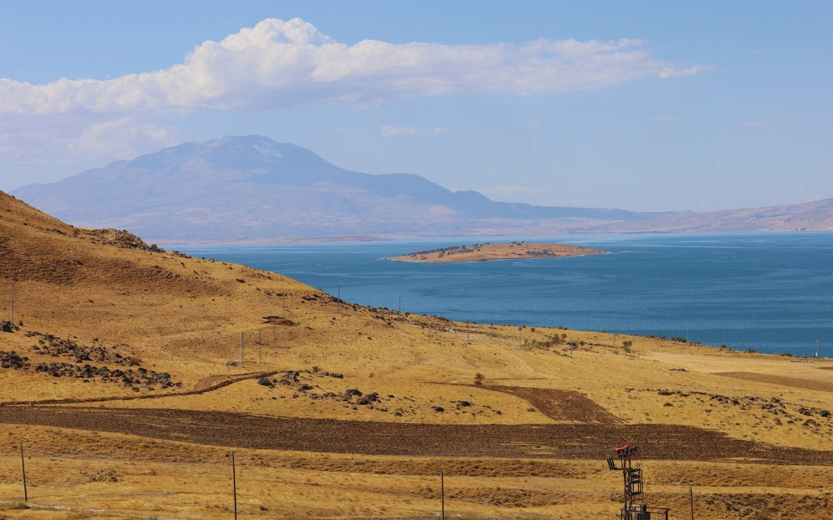 Van Gölü çevresindeki maden faaliyetleri ekolojik tehdidi artırıyor