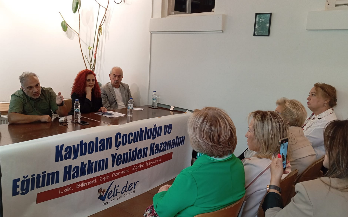 "220 bin kız örgün eğitim dışında kaldı"