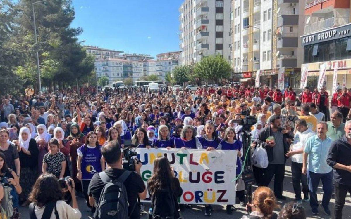 Diyarbakır'dan Ankara’ya “Öcalan’a Özgürlük” yürüyüşü başladı