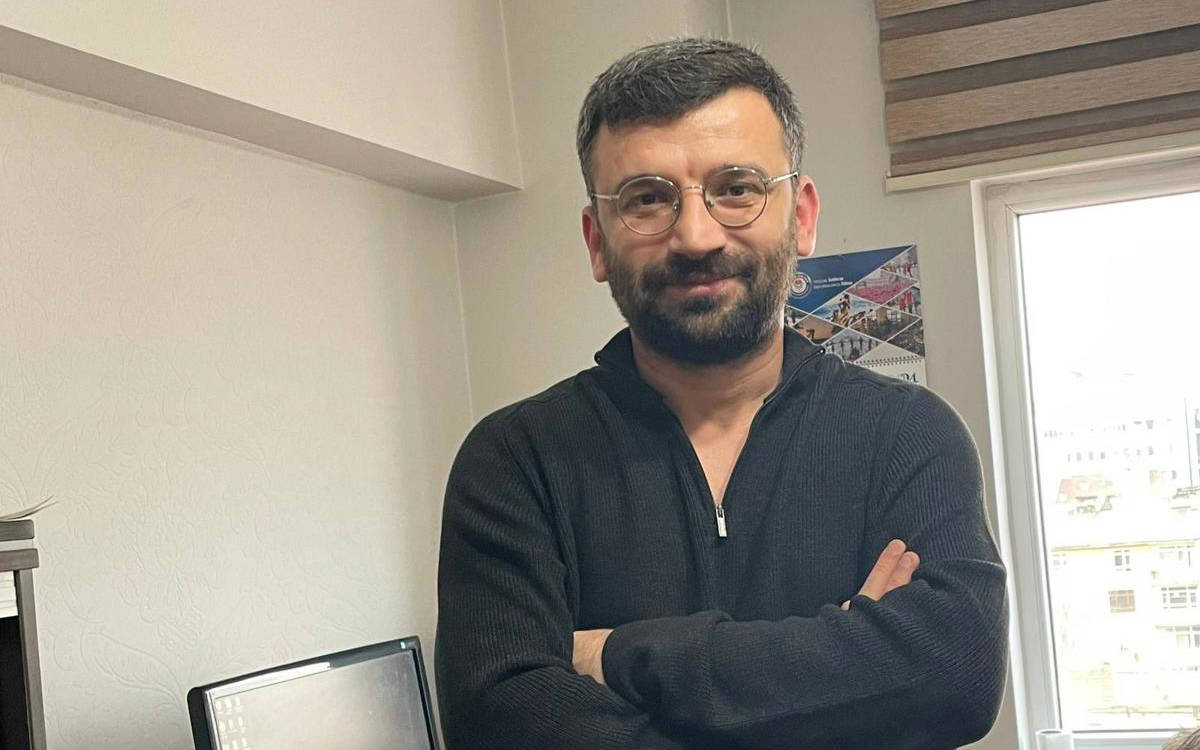 Gazeteci Evren Demirdaş yumruklu saldırıya uğradı