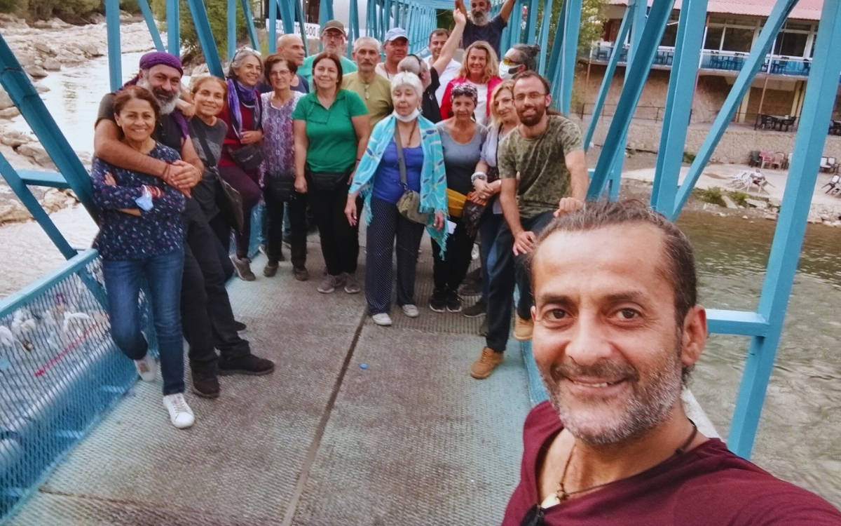 “Ağaçlar, taşlar, kuşlar hep bir ağızdan soruyoruz: Hakan Tosun’a ne oldu?”