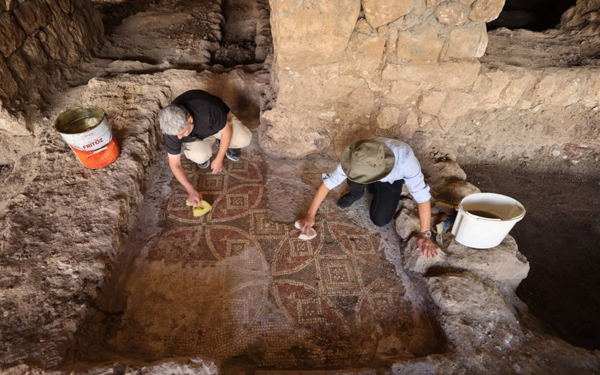 1,500-year-old mosaic unearthed during cleaning of mill in Mardin