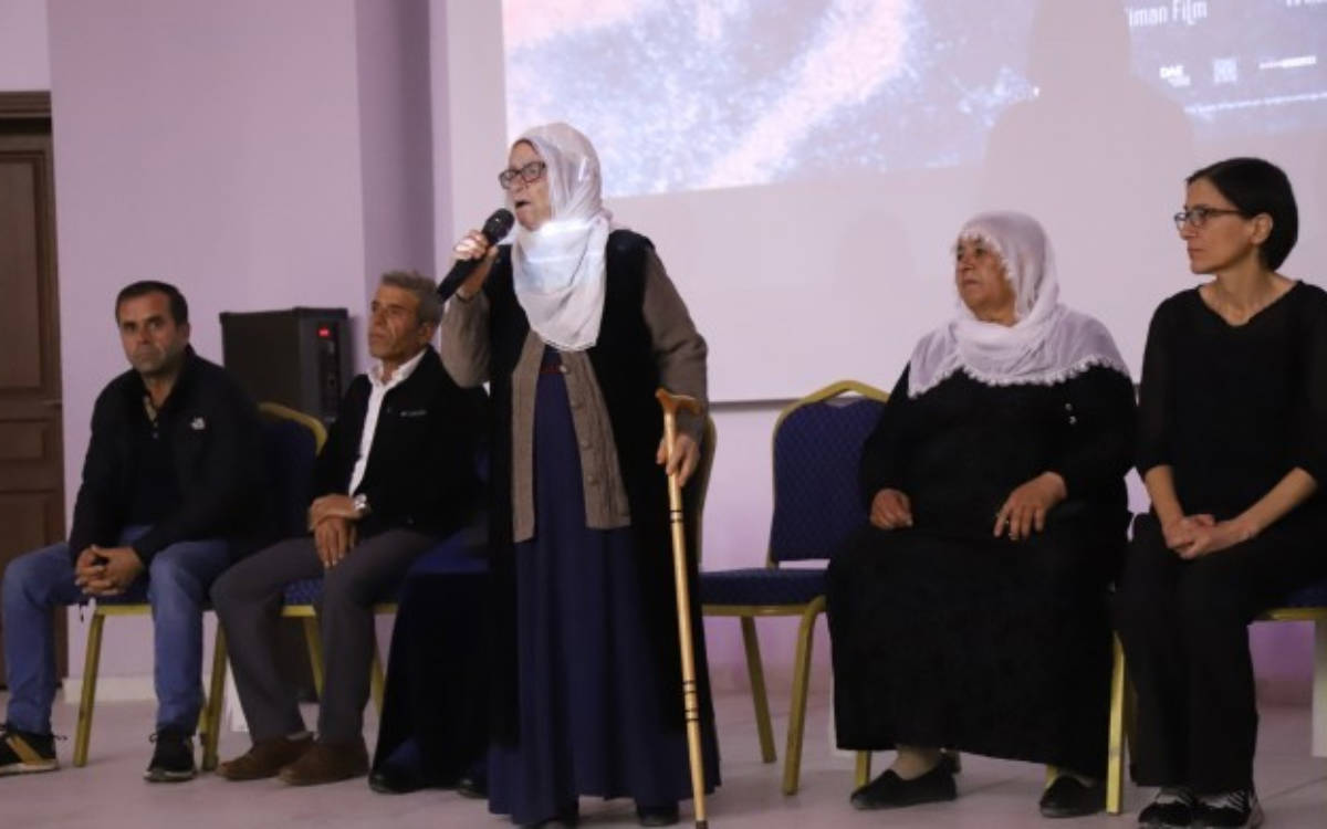 Belgefîlma Kerboranê: Em ê hestiyên me ji bîrê derxistin ji bîr nekin