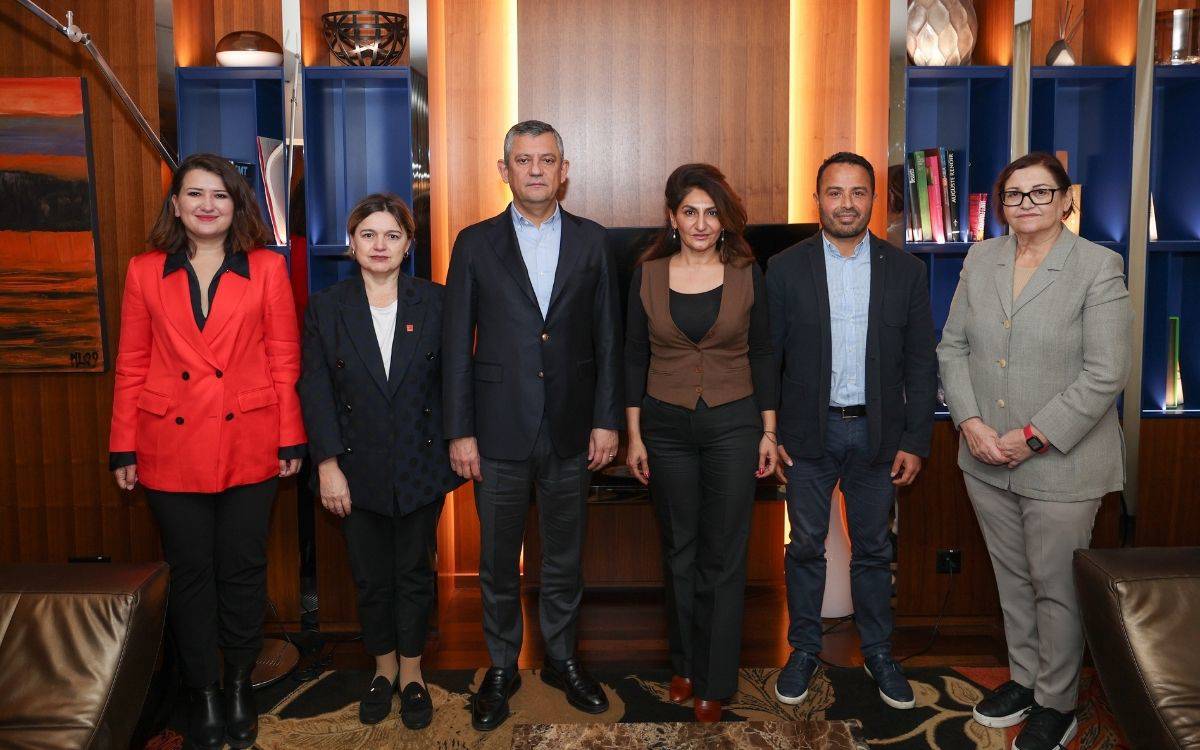 Özel İsviçre’de konuştu: Dayanışırsak otoriterlik yıkılır