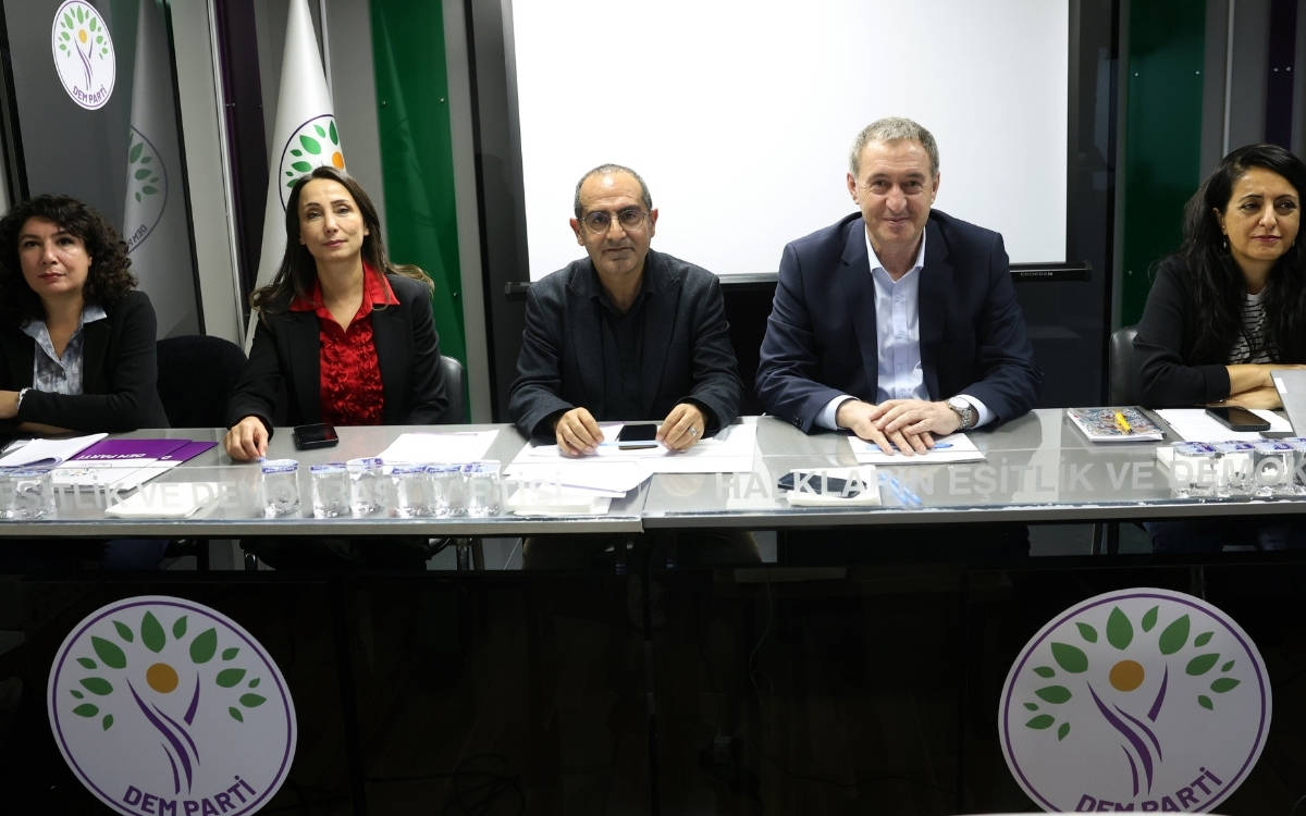 DEM Parti: Umutsuz değiliz, halkın örgütlü gücü her türlü baskıdan büyüktür