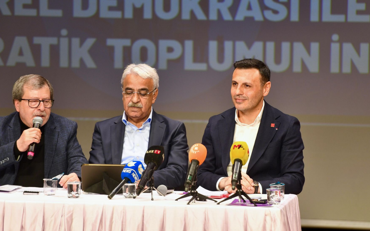 Özgür Çelik'ten 'kent uzlaşısı' çıkışı: Kürt’ün doğusundakiyle batısındaki farklı mı?