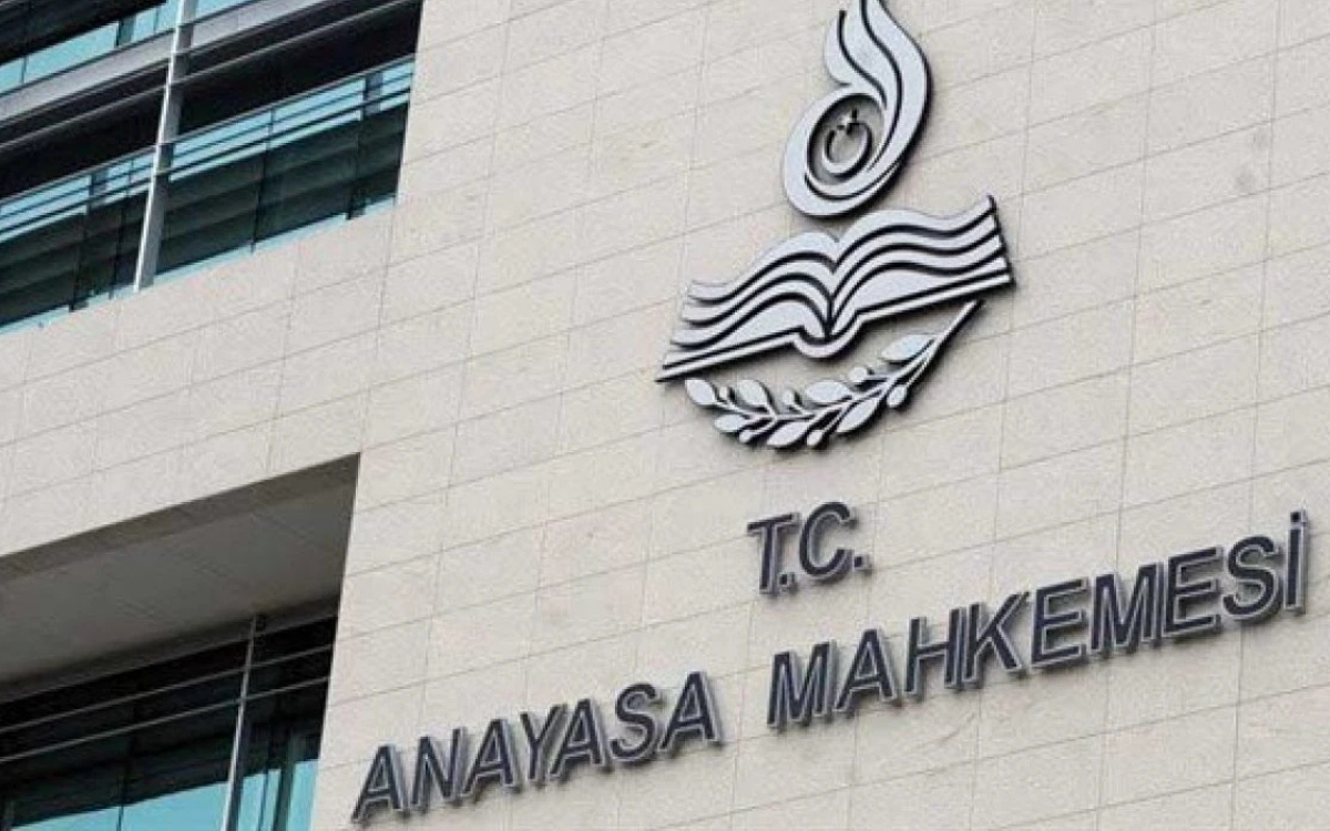 Soyadından sonra zorunlu nüfus değişikliği AYM gündeminde