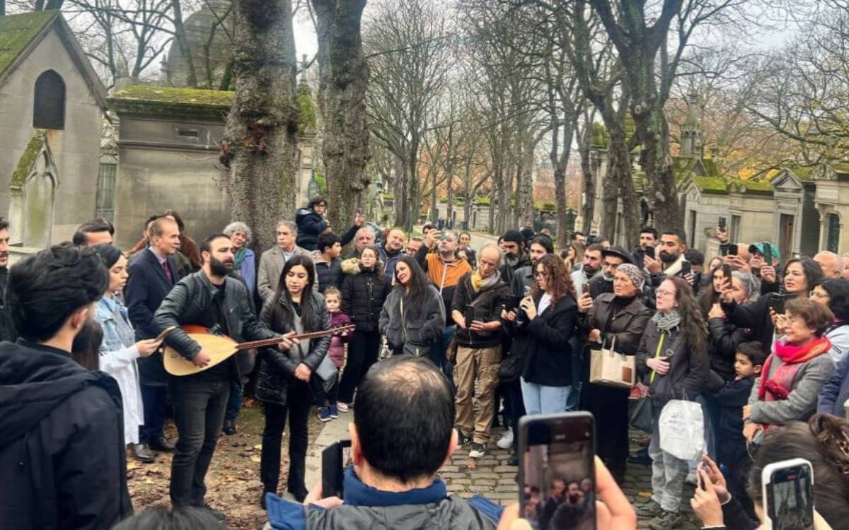 Ahmet Kaya li ser gora xwe hat bîranîn