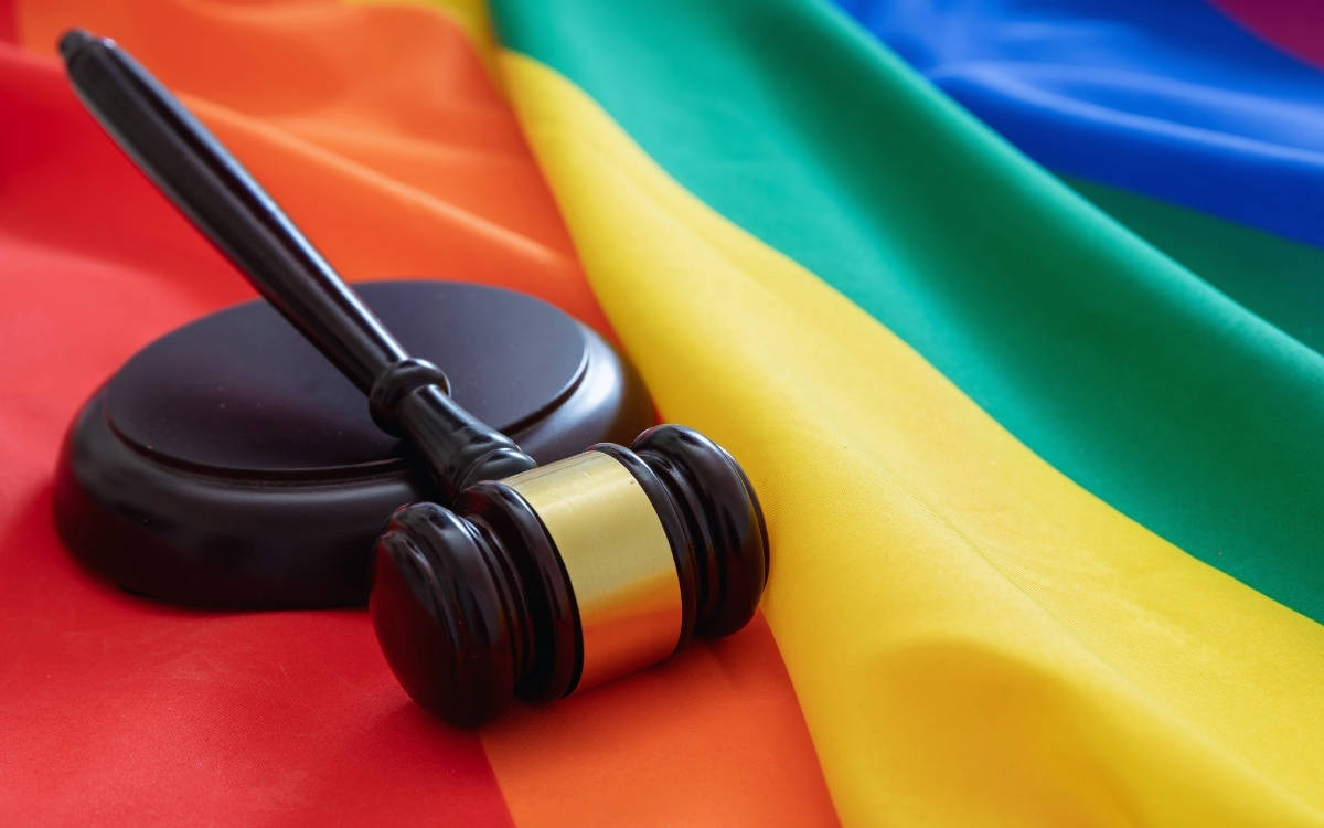 Ji bo ciwanên LGBTÎ+ û malbatên wan Xeta Şewirmendiya Hiqûqî vedibe