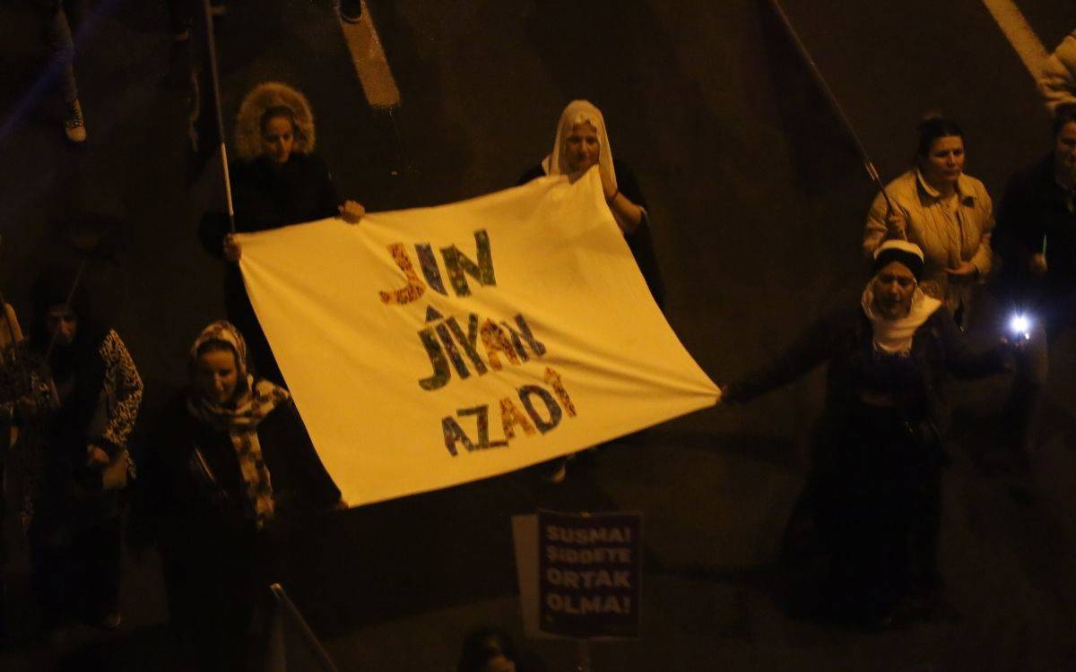Diyarbakır’da 25 Kasım eylemi: Demokratik toplumu kadın özgürlüğüyle inşa edeceğiz