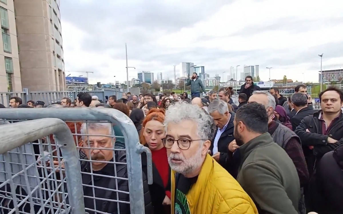 Erol Önderoğlu: Gazetecilerin habere erişim hakkı ellerinden alındı