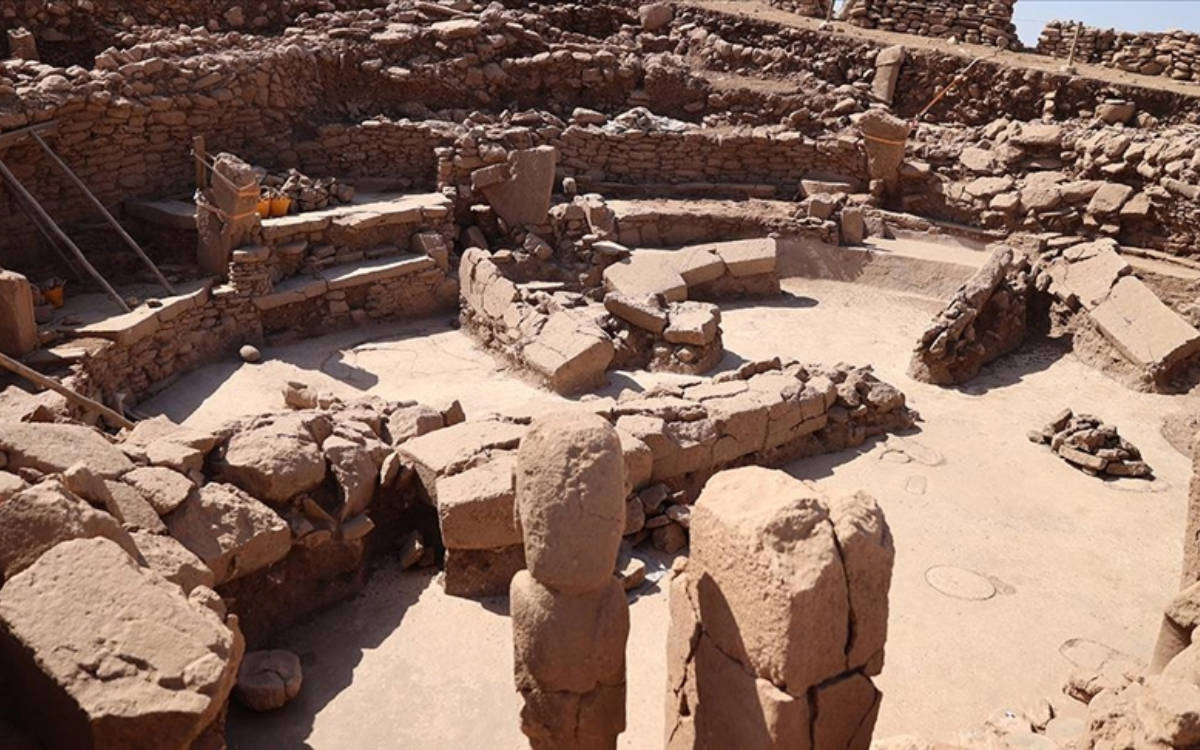 Li Girê Keçel cihekî weke amfî şanoyê hate dîtin