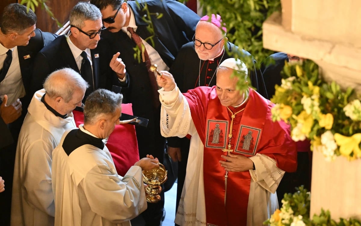 Pope Leo XIV meets Catholic clergy in İstanbul