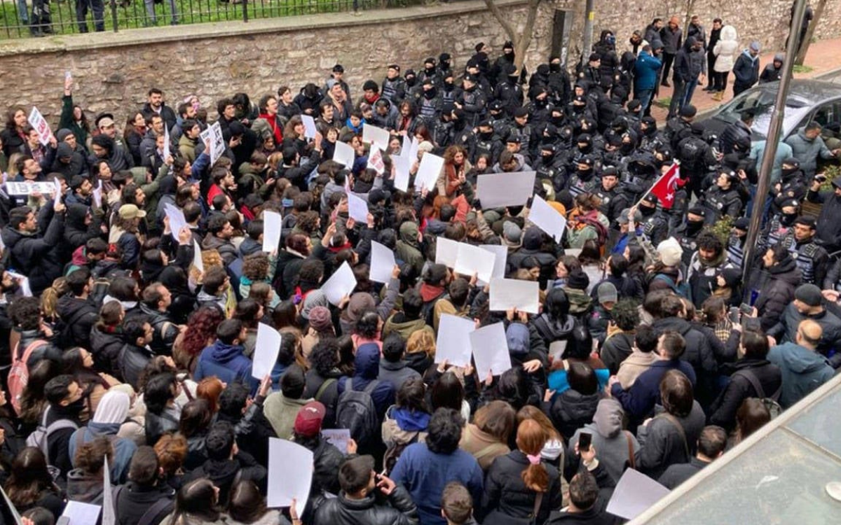 19 Mart raporu: Yıkılan barikatla korku duvarı aşıldı