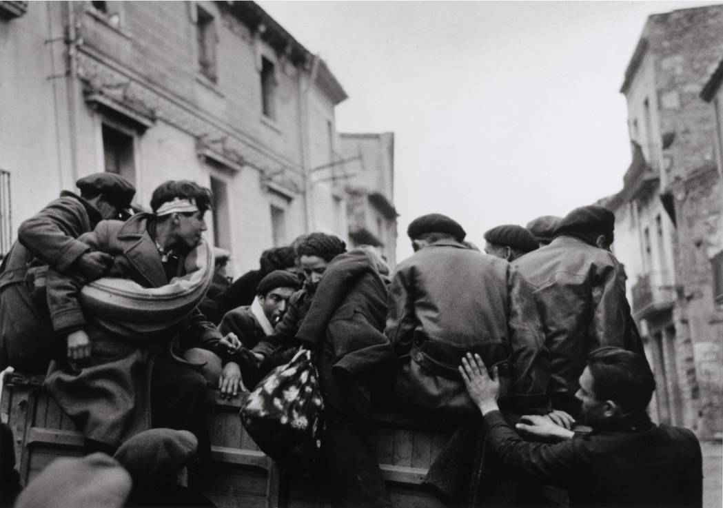Photographer of old: Robert Capa’s legacy on display in İstanbul