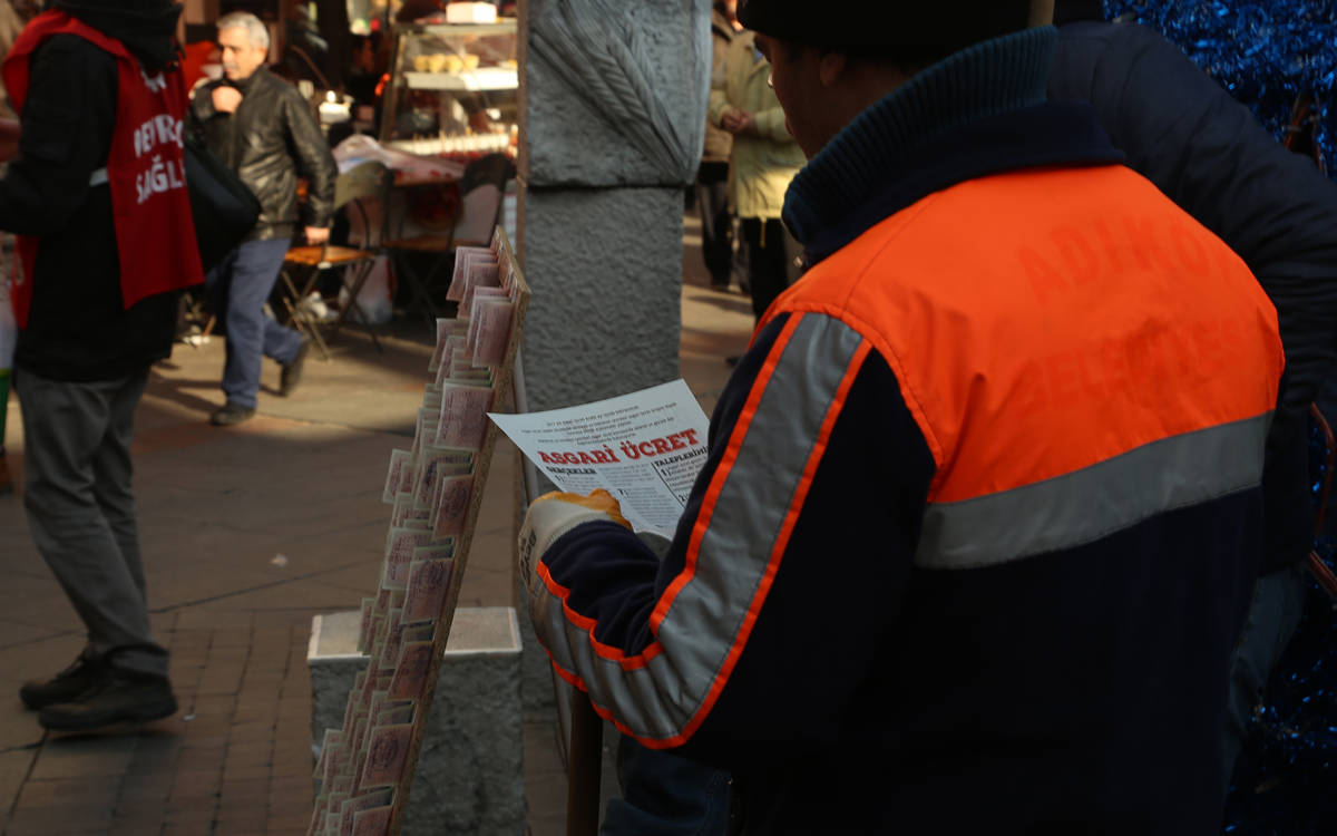 DİSK-AR araştırması: Her iki işçiden biri asgari ücrete çalışıyor