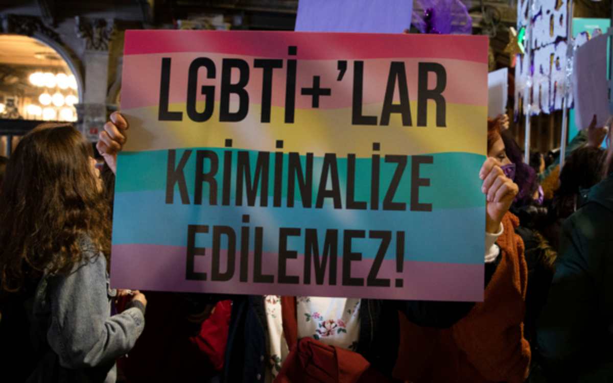 LGBTI+ youth association in İzmir shut down over 'obscenity' claims